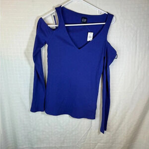 Women’s small purple blue gap New W tag cold shoulder Top